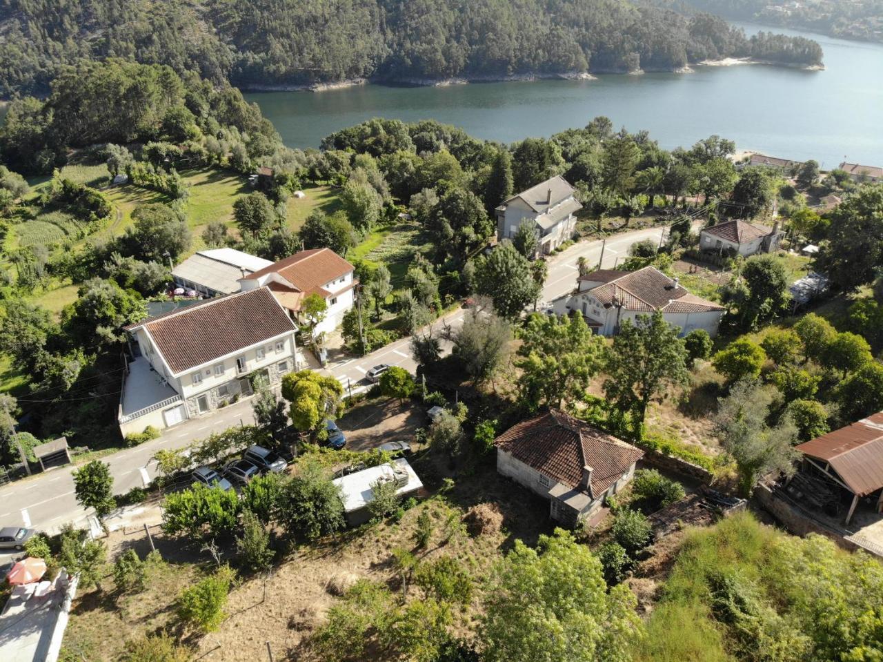 Hotel Residencial Do Rita Em Rio Caldo à Gerês Extérieur photo