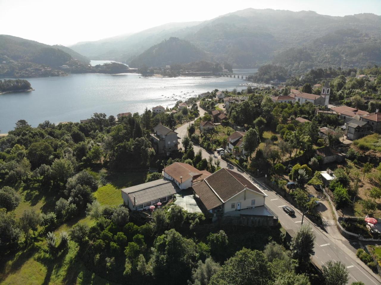 Hotel Residencial Do Rita Em Rio Caldo à Gerês Extérieur photo